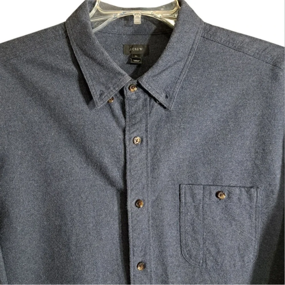 J‎ Crew Men's Collared Button Shirt Blue XL Long Sleeve Leather Elbow Patch